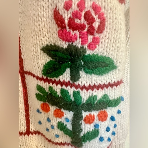 Super Cute Vintage Floral Sweater 🩷 - Picture 7 of 9